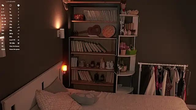 GussieGoold live cam
