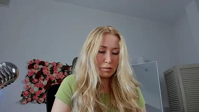 AstraMonroe live cam