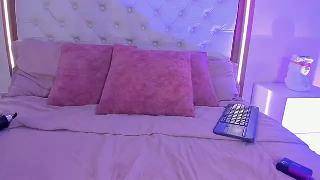 LilyHartt live cam