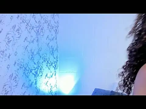gia_hofman live cam on Stripchat