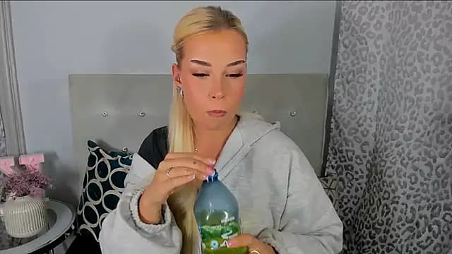 KristyHoney live cam