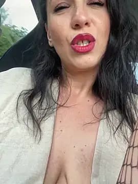 AlyaRei live cam