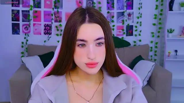 MadisonRen live cam on Stripchat