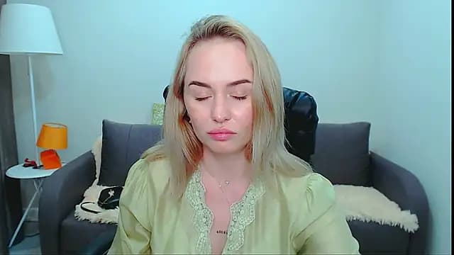 LiluMoon__ live cam