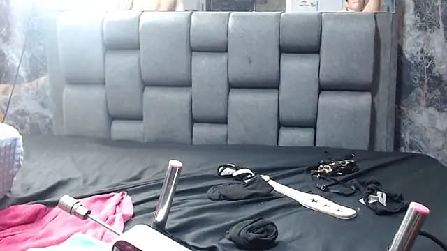 Couple_Gold69 live cam