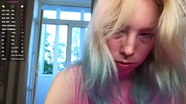 JuliannaWenger live cam on Stripchat