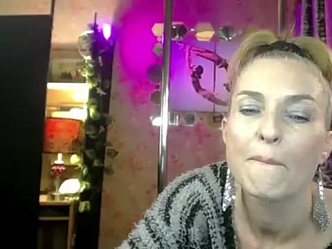 Soniakiss live cam