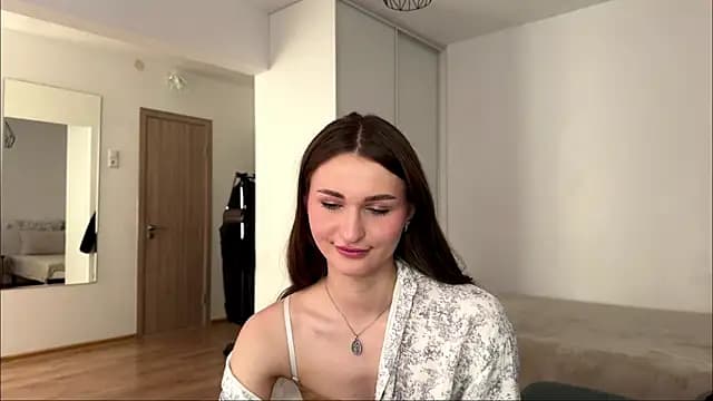HallieHollo live cam