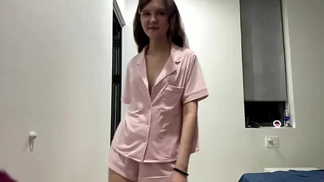 MarryWish1 live cam on Stripchat