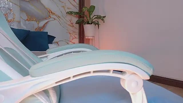 ahvi_ebony live cam