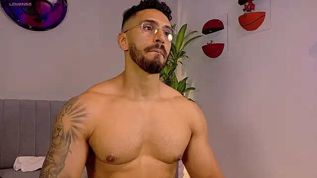 tony_muscle live cam on Stripchat