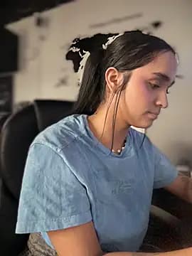 Isabella-Teen live cam