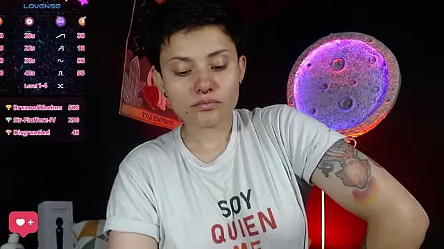 girl_intense444 live cam