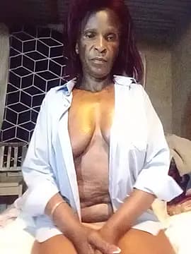 Naughtygrany live cam