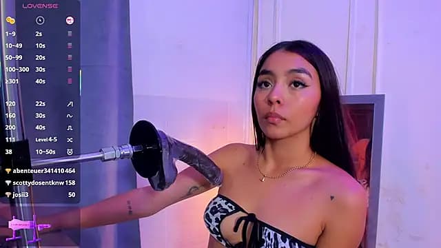 lanna_brunette live cam