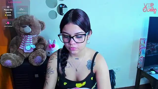 angelina_77 live cam on Stripchat
