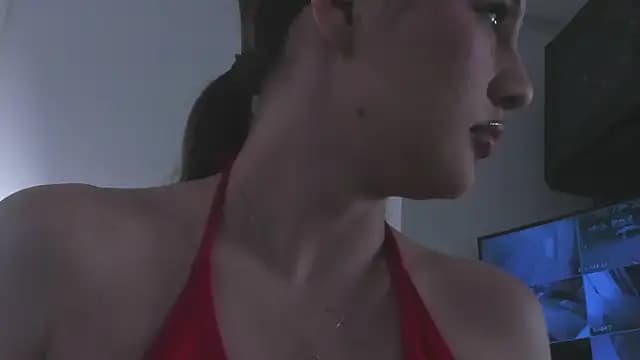 Megann_Rousee live cam