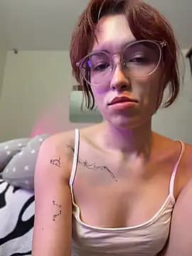 AnniceLyon live cam on Stripchat