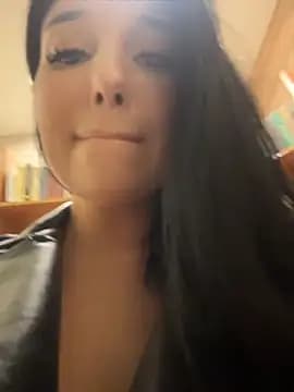Tisha_Busty live cam