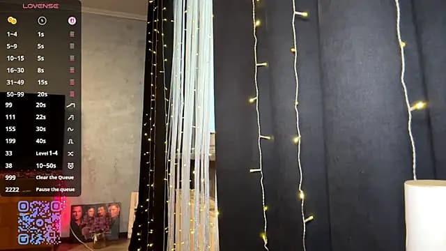 FoxyEmma live cam