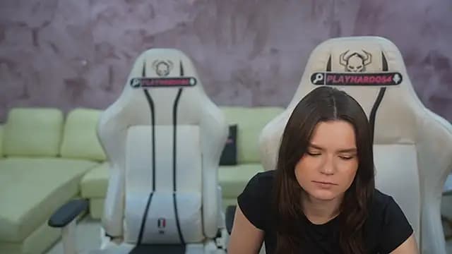 AriaAstra live cam