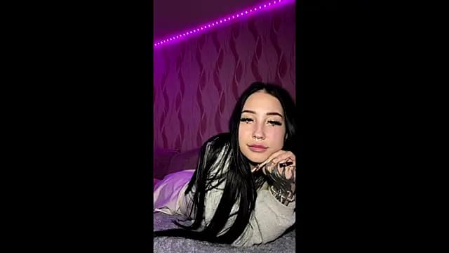 Greeneyedlauren live cam