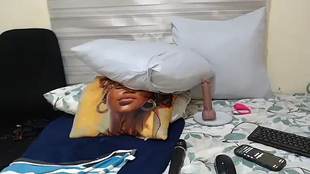 Foxybrownxx1 live cam
