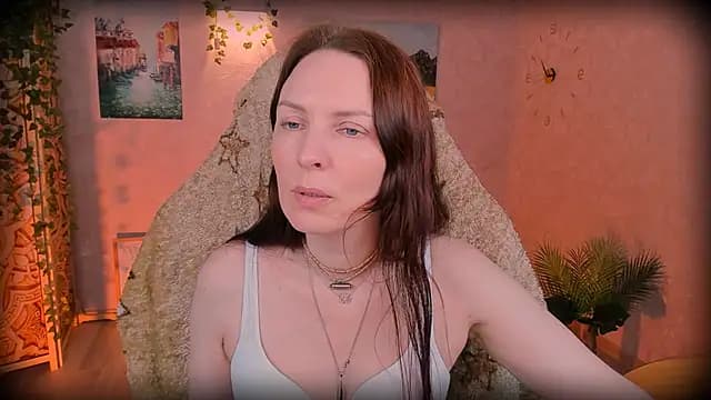 LanaRadiance live cam on Stripchat