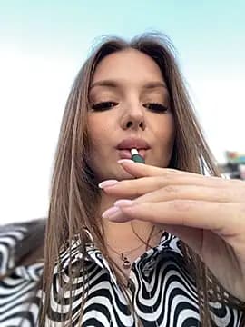 KrisMagnoly live cam