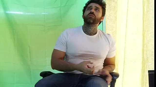 aronmiller404 live cam