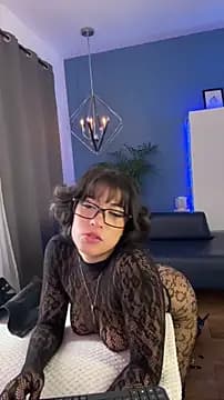 Liana_Fem_ live cam