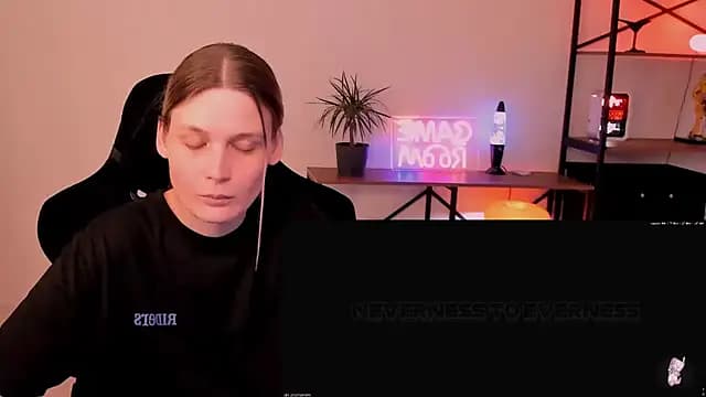 Nessi_Villain live cam