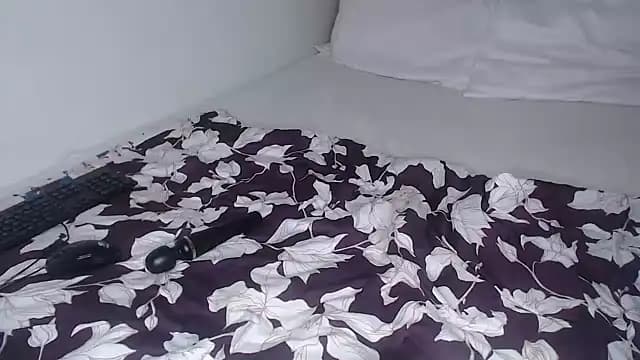 Bella_2025 live cam