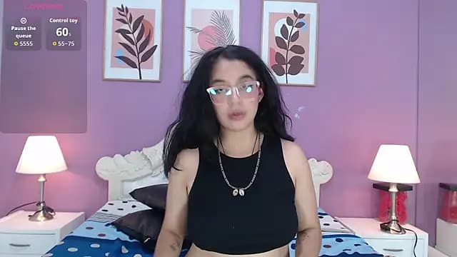 YayaQueen live cam
