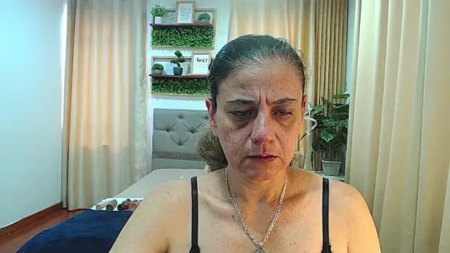 sasi_luna live cam
