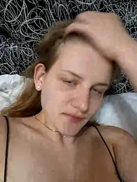 mooniekiss live cam