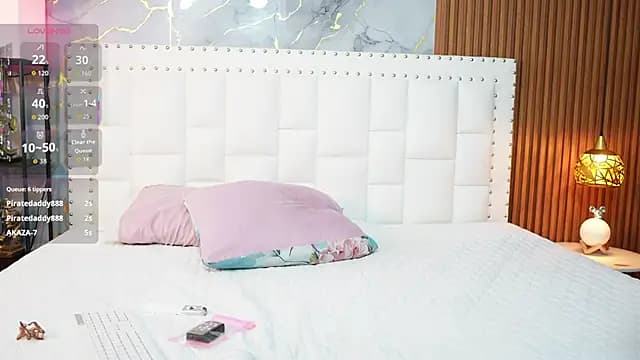 hornybarelylegalgirl live cam