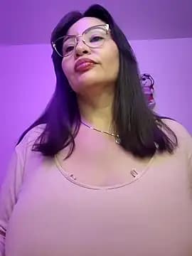 esmeralda_milf live cam