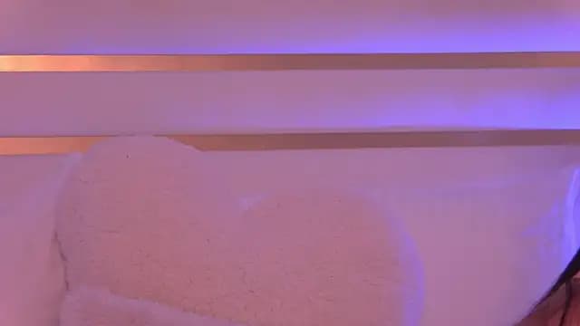 LeyaFoxhall live cam