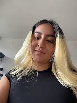 Elina_Hills live cam