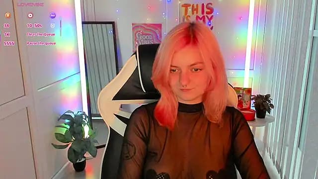 NightLeaf live cam