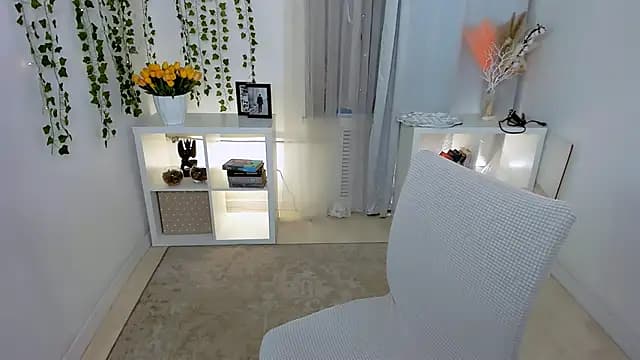 AliceMoongirl live cam