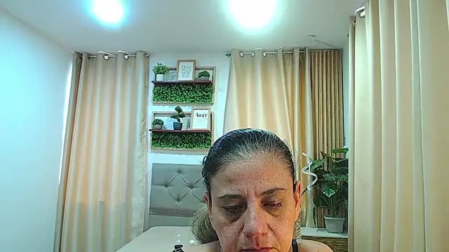 sasi_luna live cam