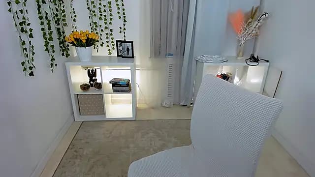AliceMoongirl live cam