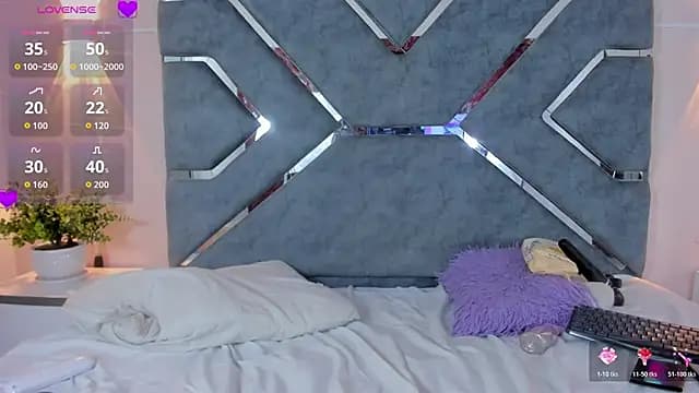 LucciaPorter live cam