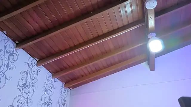 pocahontamoon live cam
