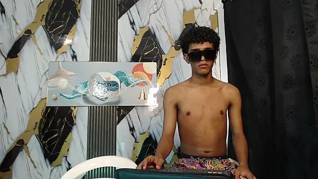 GOLDEN_2026 live cam