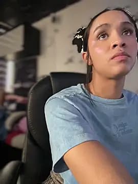 Isabella-Teen live cam