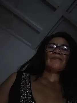 ImYourWoman_55 live cam