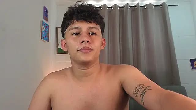 elias_steel1 live cam